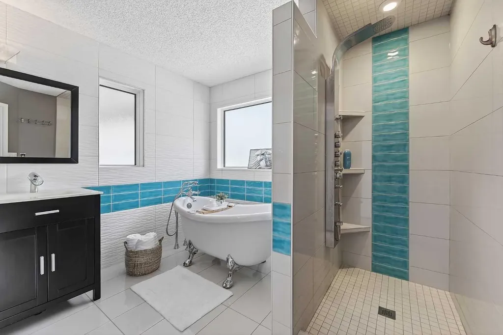 756 East Chestermere Drive Chestermere AB T1X 1A6