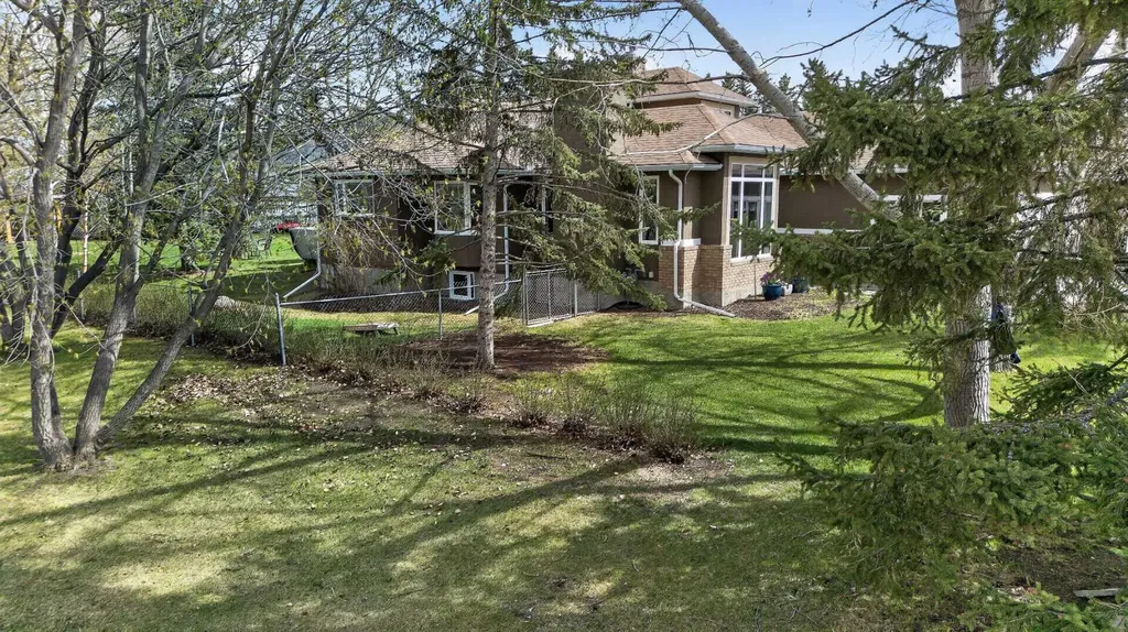 756 East Chestermere Drive Chestermere AB T1X 1A6