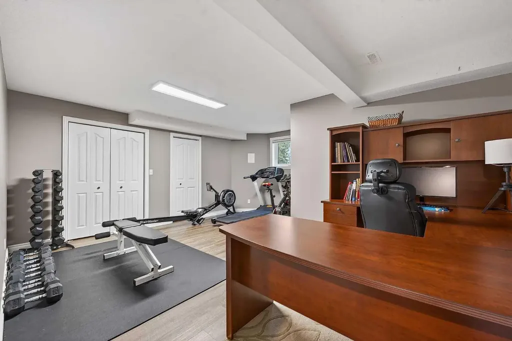 756 East Chestermere Drive Chestermere AB T1X 1A6