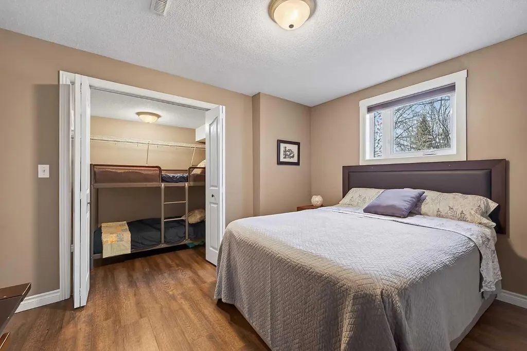 756 East Chestermere Drive Chestermere AB T1X 1A6
