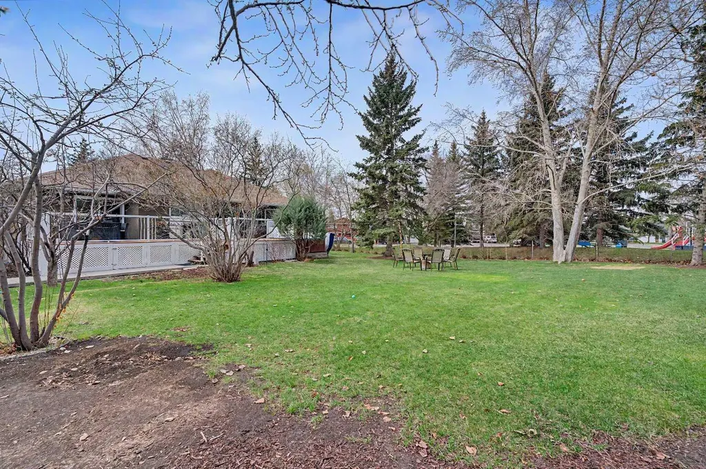 756 East Chestermere Drive Chestermere AB T1X 1A6