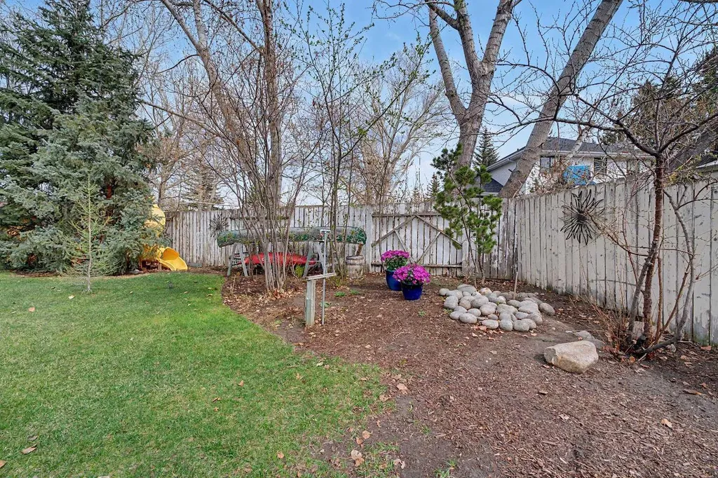 756 East Chestermere Drive Chestermere AB T1X 1A6