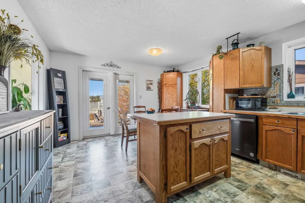 34 Hollinger Drive Swan Hills AB T0G 2C0