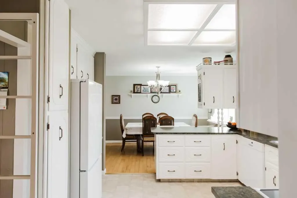 9915 101 Avenue Clairmont AB T8X 5A5