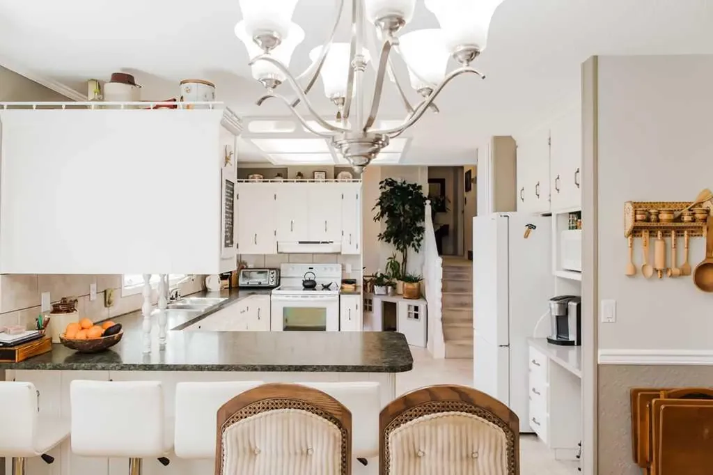 9915 101 Avenue Clairmont AB T8X 5A5