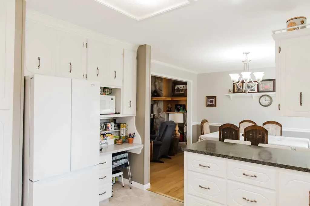 9915 101 Avenue Clairmont AB T8X 5A5