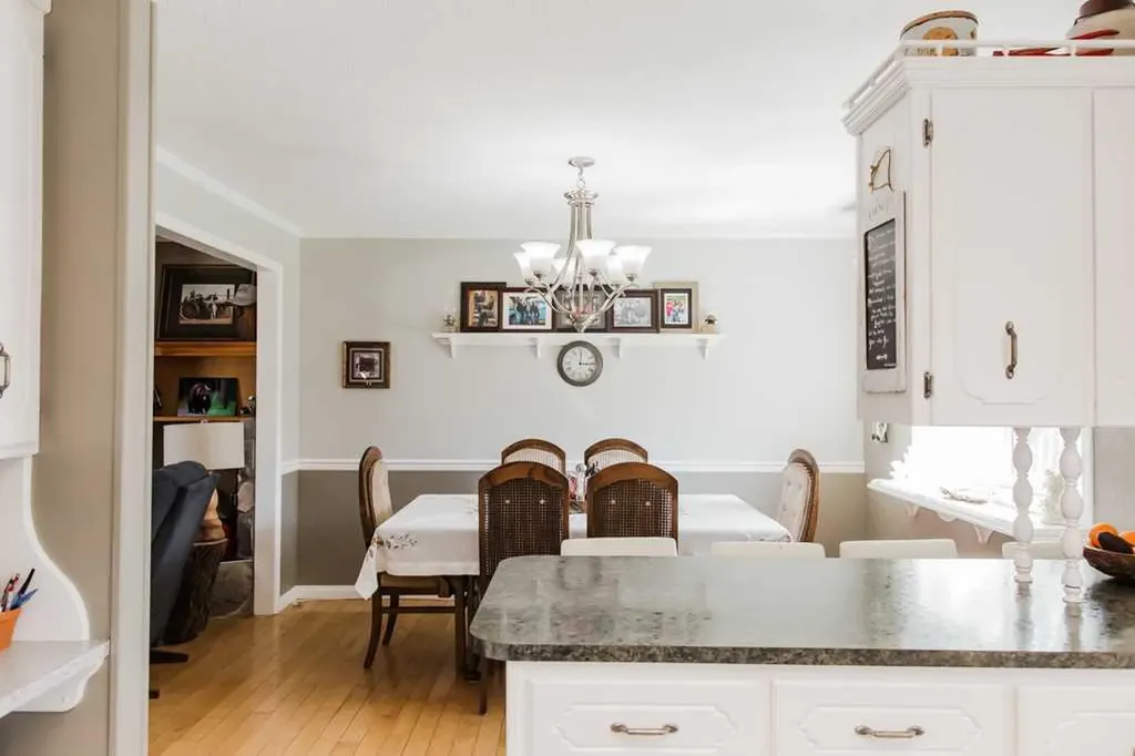 9915 101 Avenue Clairmont AB T8X 5A5