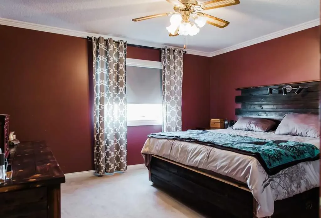 9915 101 Avenue Clairmont AB T8X 5A5