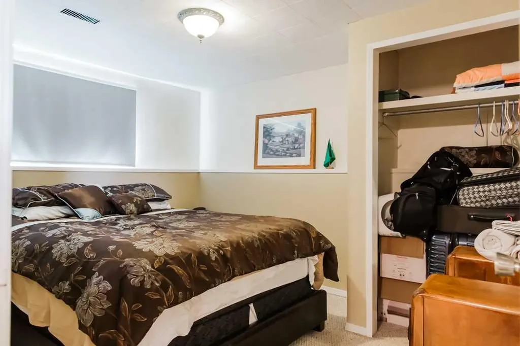 9915 101 Avenue Clairmont AB T8X 5A5