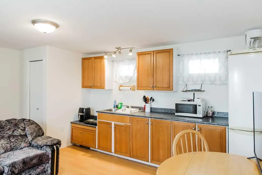 9915 101 Avenue Clairmont AB T8X 5A5