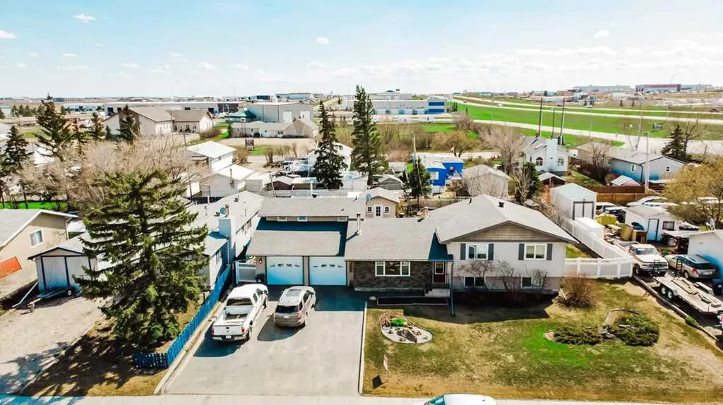 9915 101 Avenue Clairmont AB T8X 5A5