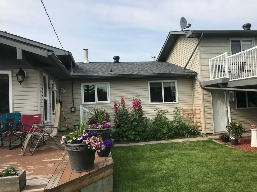 9915 101 Avenue Clairmont AB T8X 5A5