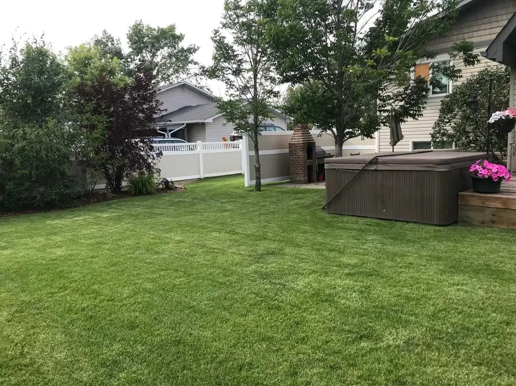 9915 101 Avenue Clairmont AB T8X 5A5