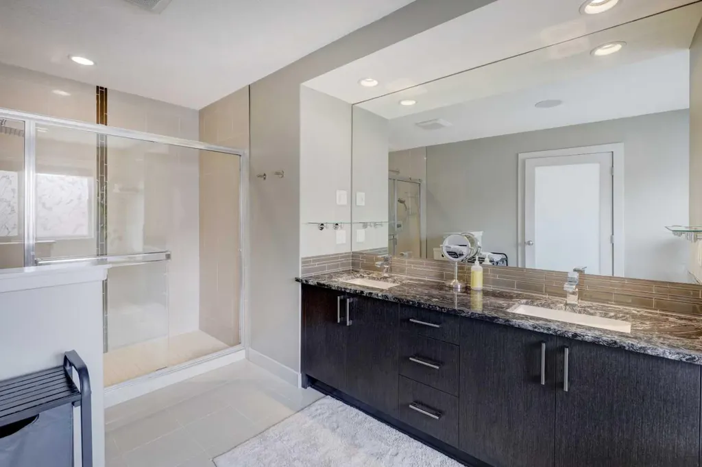 4520B 17 Avenue NW Calgary AB T3B0P1