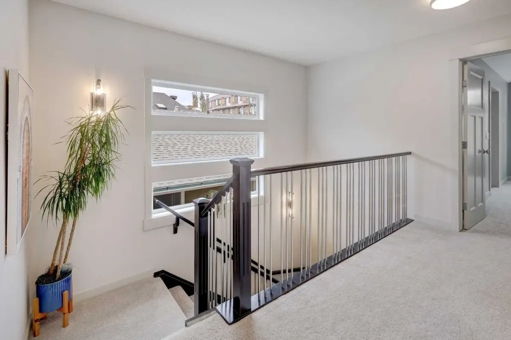 4520B 17 Avenue NW Calgary AB T3B0P1