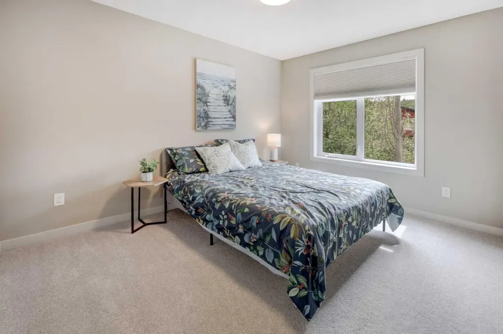 4520B 17 Avenue NW Calgary AB T3B0P1