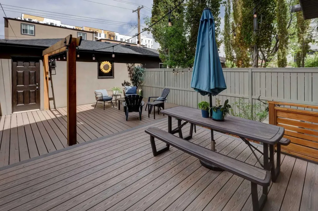 4520B 17 Avenue NW Calgary AB T3B0P1