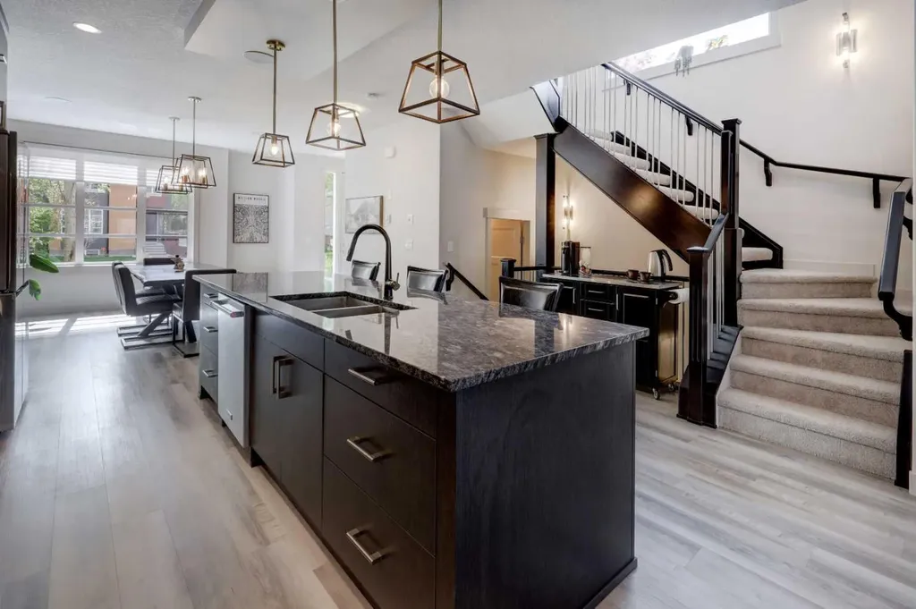 4520B 17 Avenue NW Calgary AB T3B0P1