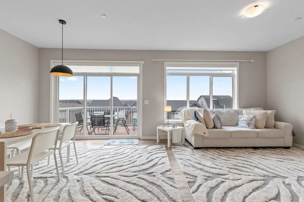 107 Lucas Terrace NW Calgary AB T3P 1P9