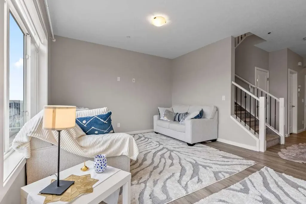 107 Lucas Terrace NW Calgary AB T3P 1P9