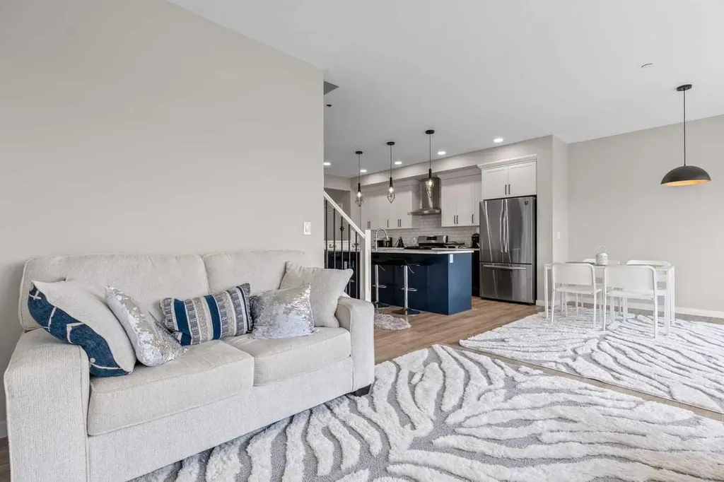 107 Lucas Terrace NW Calgary AB T3P 1P9