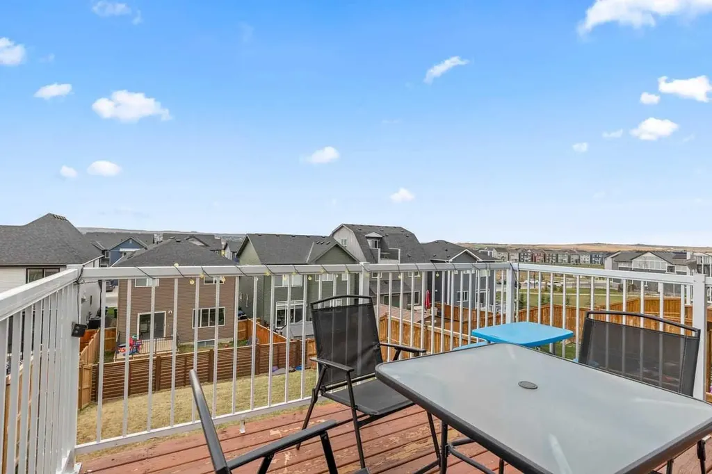 107 Lucas Terrace NW Calgary AB T3P 1P9