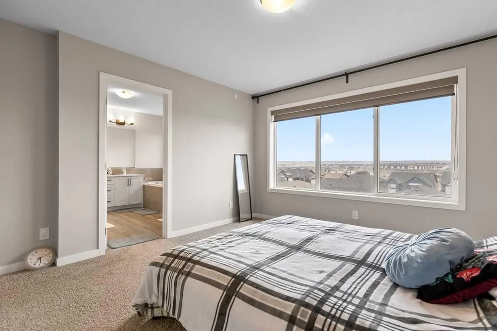 107 Lucas Terrace NW Calgary AB T3P 1P9