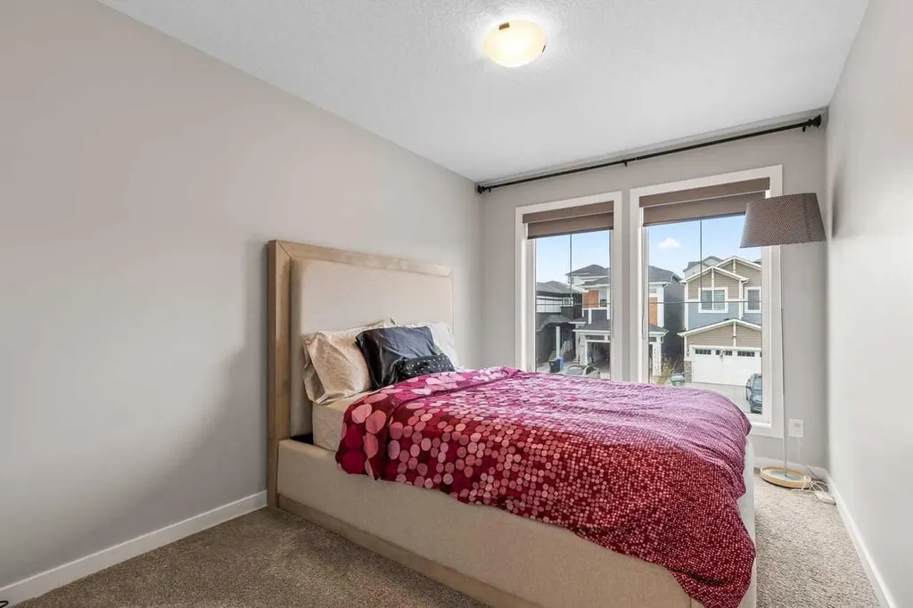 107 Lucas Terrace NW Calgary AB T3P 1P9