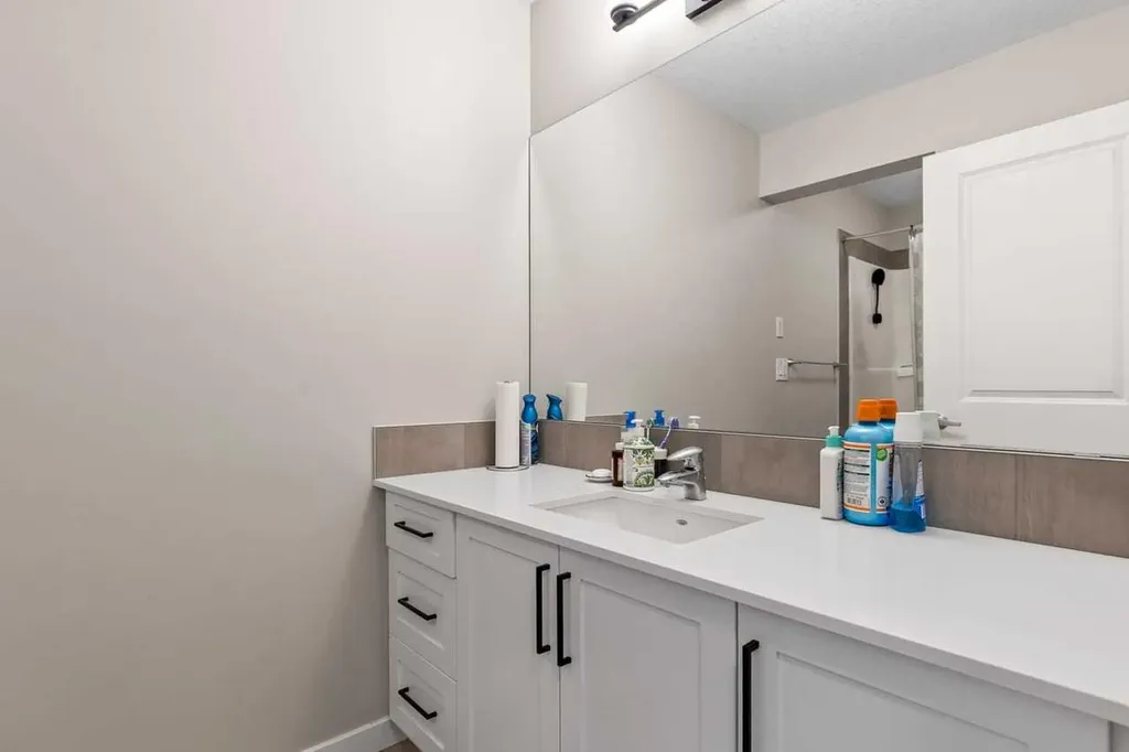 107 Lucas Terrace NW Calgary AB T3P 1P9