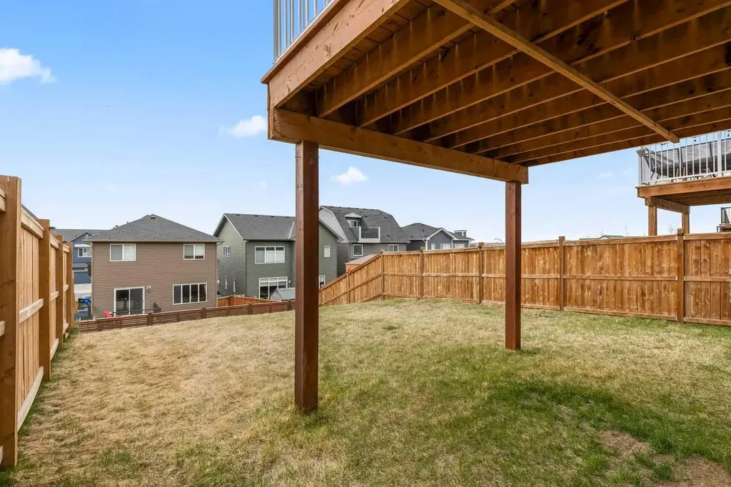 107 Lucas Terrace NW Calgary AB T3P 1P9