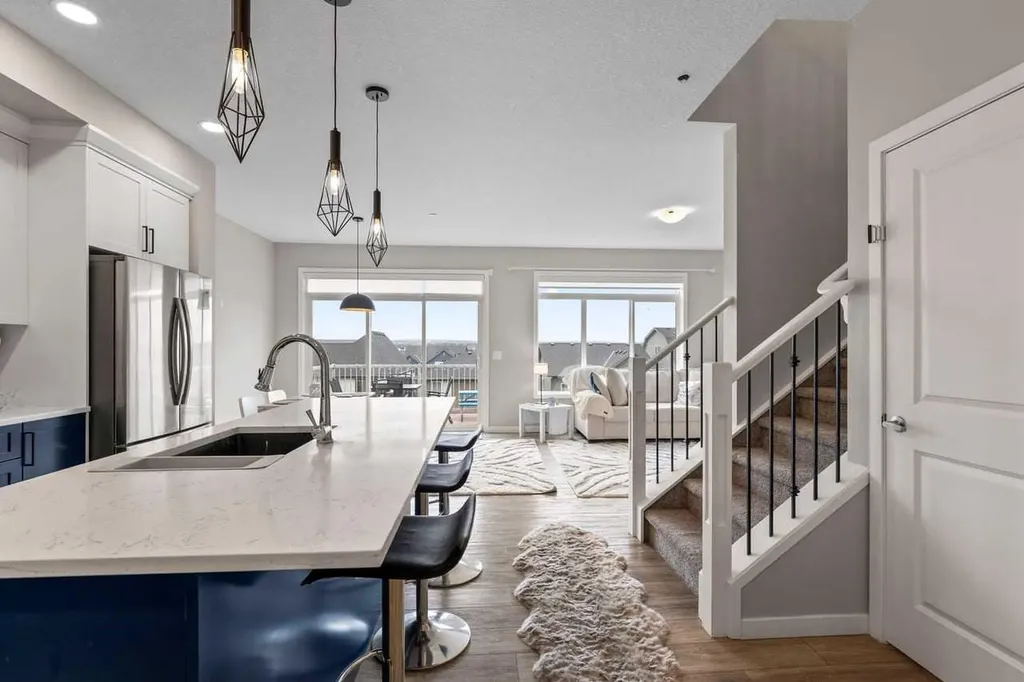 107 Lucas Terrace NW Calgary AB T3P 1P9