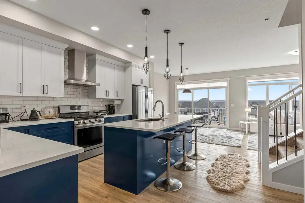 107 Lucas Terrace NW Calgary AB T3P 1P9