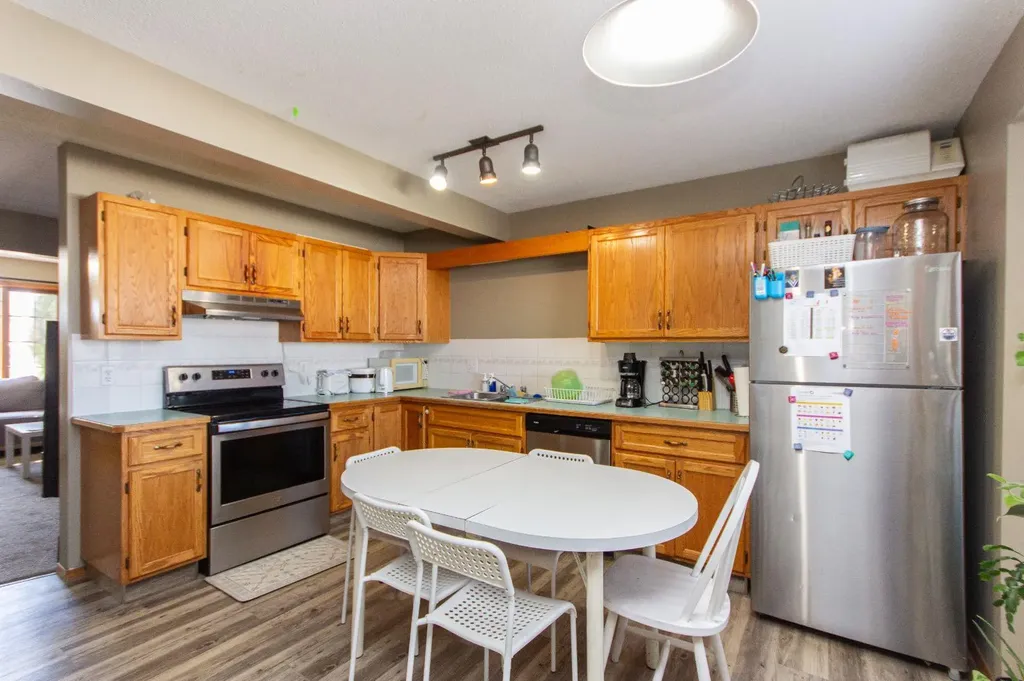 16 Davis Close Red Deer AB T4R 2L4