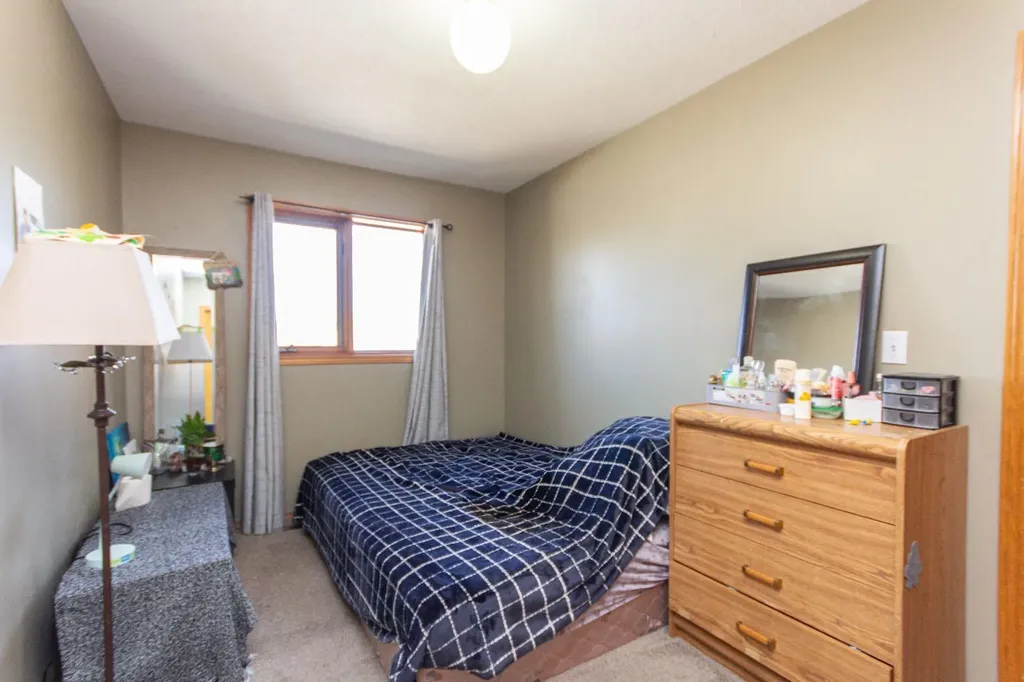 16 Davis Close Red Deer AB T4R 2L4
