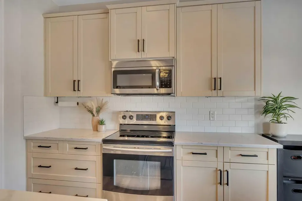 60 Baywater Court Airdrie AB T4B 0A9
