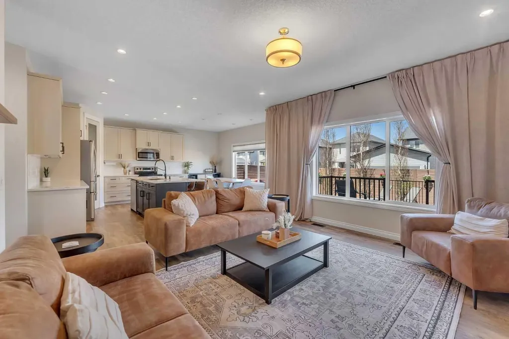 60 Baywater Court Airdrie AB T4B 0A9