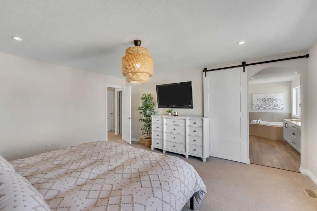60 Baywater Court Airdrie AB T4B 0A9