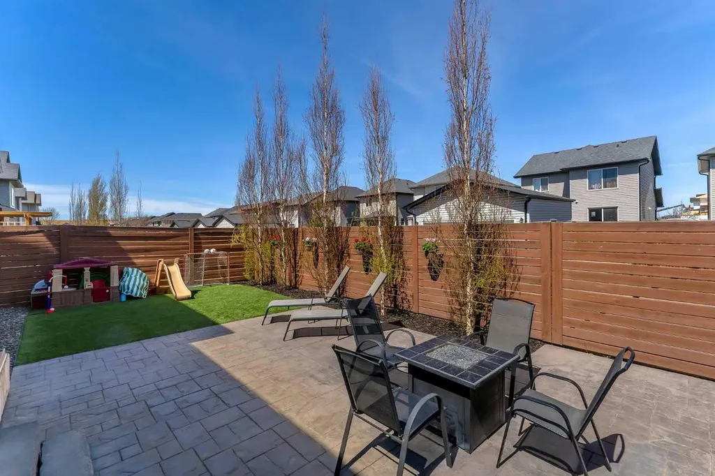 60 Baywater Court Airdrie AB T4B 0A9