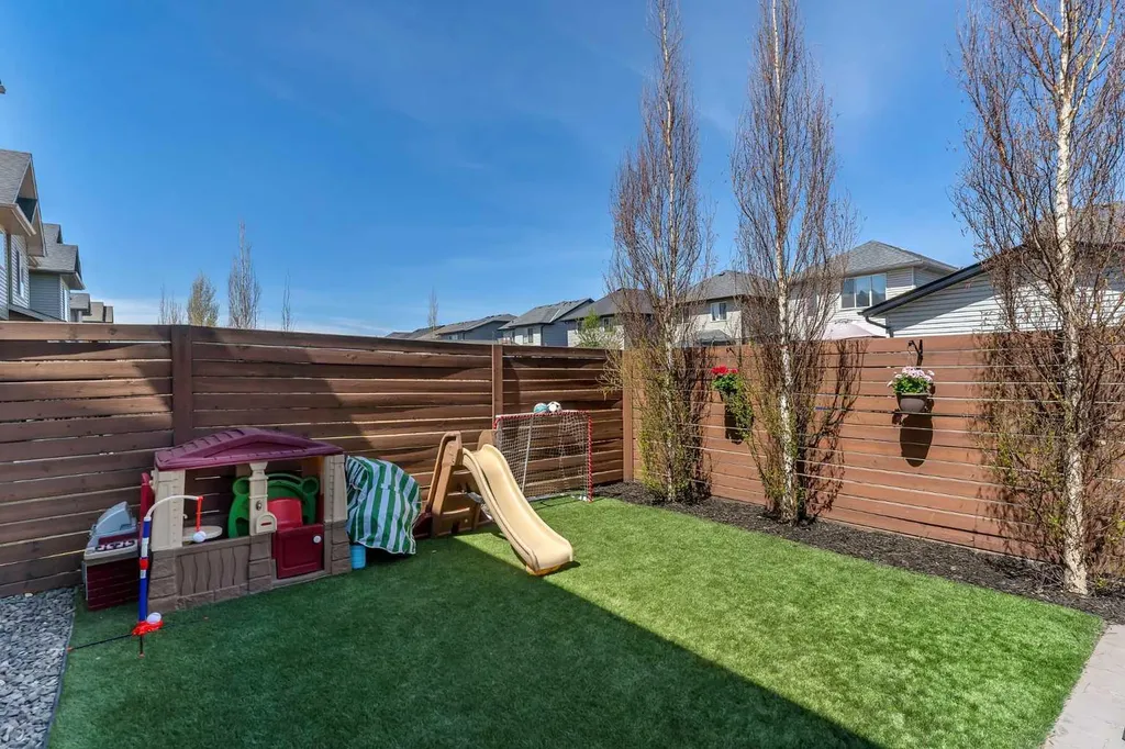 60 Baywater Court Airdrie AB T4B 0A9