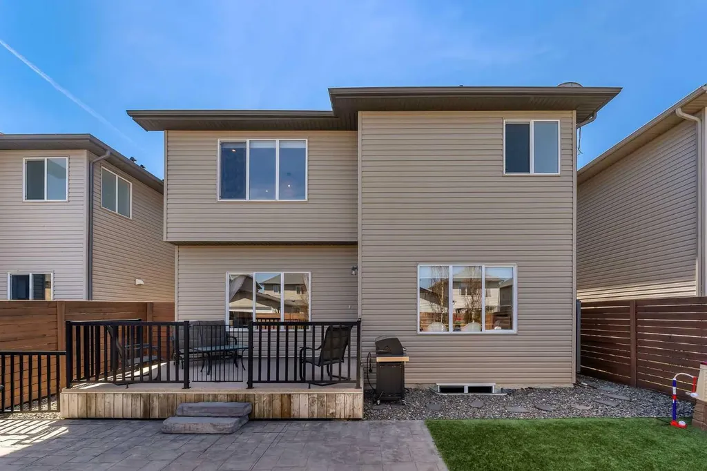 60 Baywater Court Airdrie AB T4B 0A9