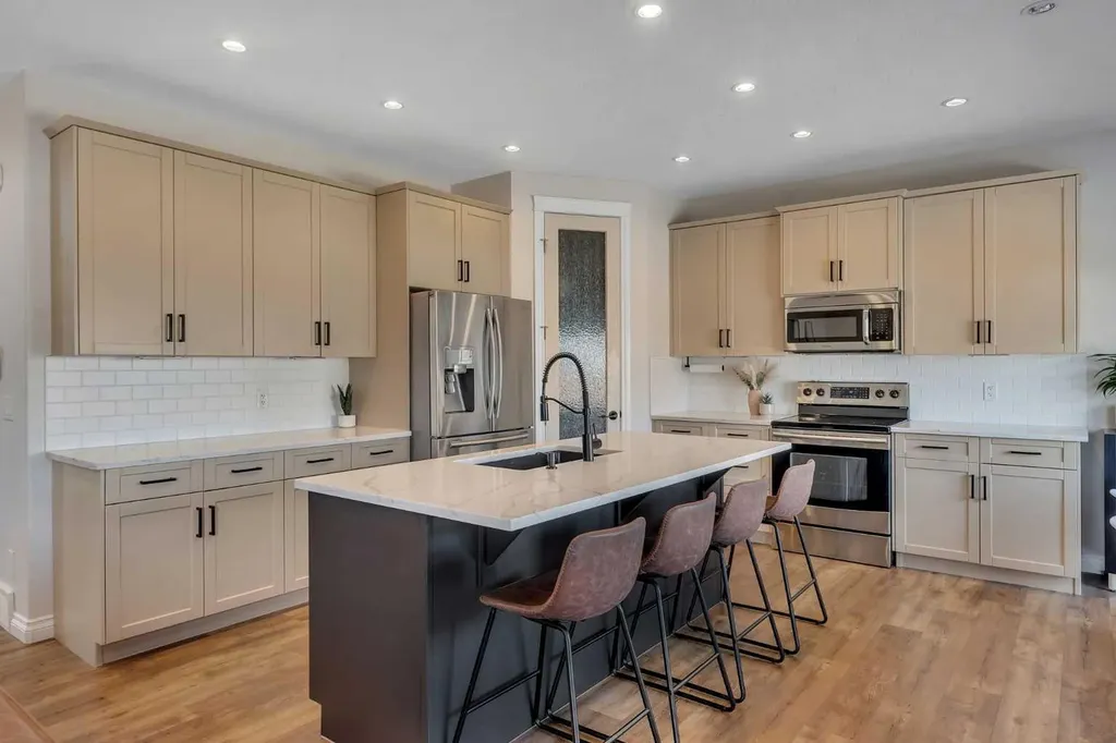 60 Baywater Court Airdrie AB T4B 0A9