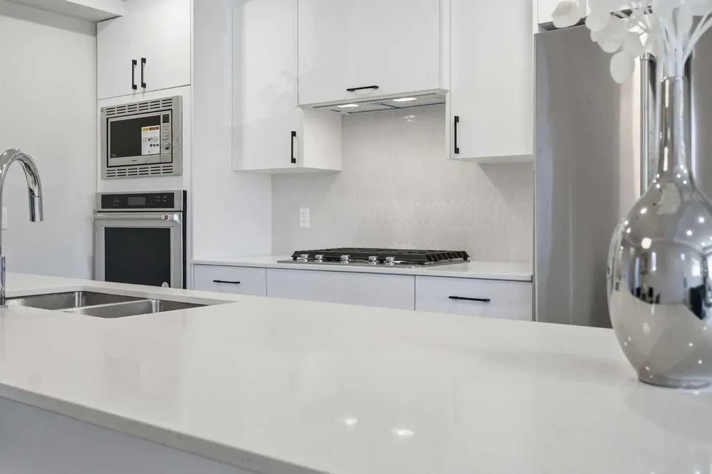 2635 1 Avenue NW Calgary AB T2N 0C4