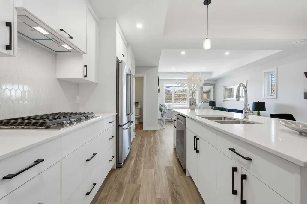 2635 1 Avenue NW Calgary AB T2N 0C4