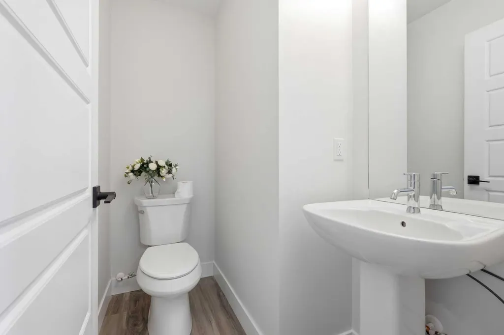 2635 1 Avenue NW Calgary AB T2N 0C4