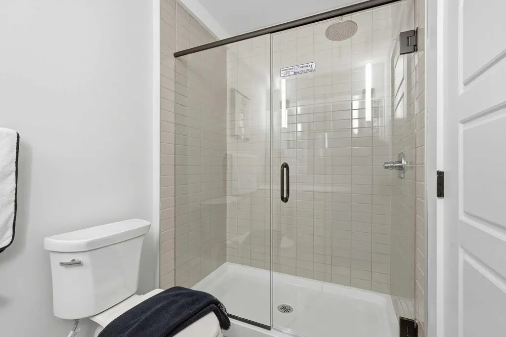2635 1 Avenue NW Calgary AB T2N 0C4