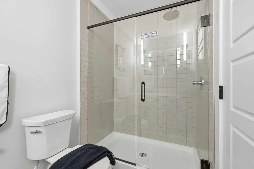 2635 1 Avenue NW Calgary AB T2N 0C4