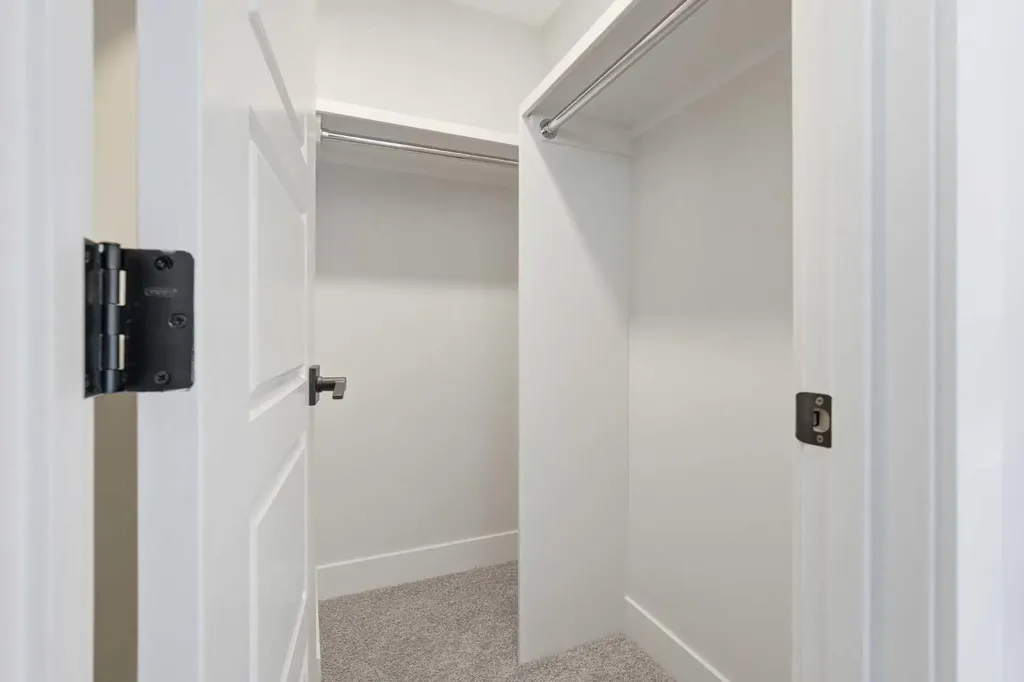 2635 1 Avenue NW Calgary AB T2N 0C4