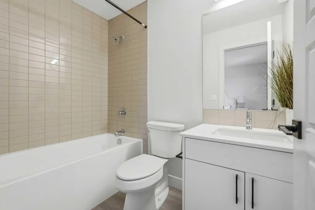 2635 1 Avenue NW Calgary AB T2N 0C4