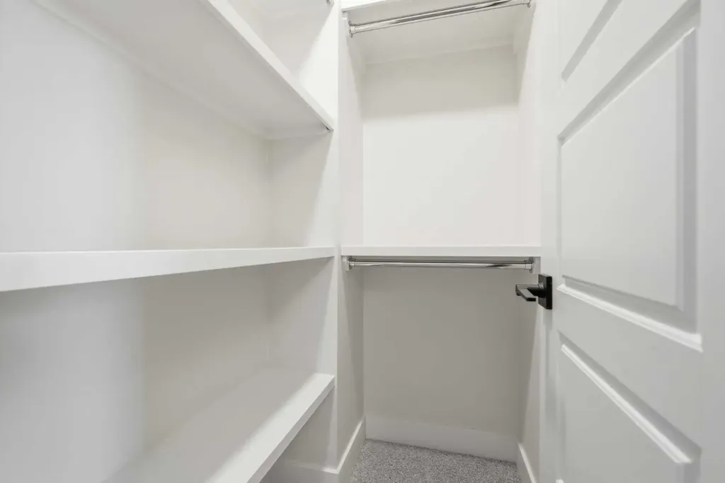 2635 1 Avenue NW Calgary AB T2N 0C4