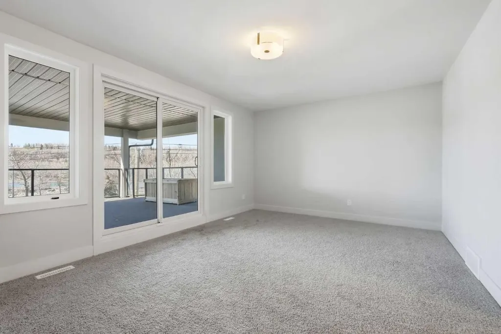 2635 1 Avenue NW Calgary AB T2N 0C4